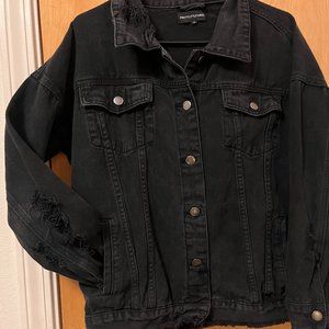 BLACK DISTRESSED JACKET PRETTY LITTLE THING SIZE SMALL